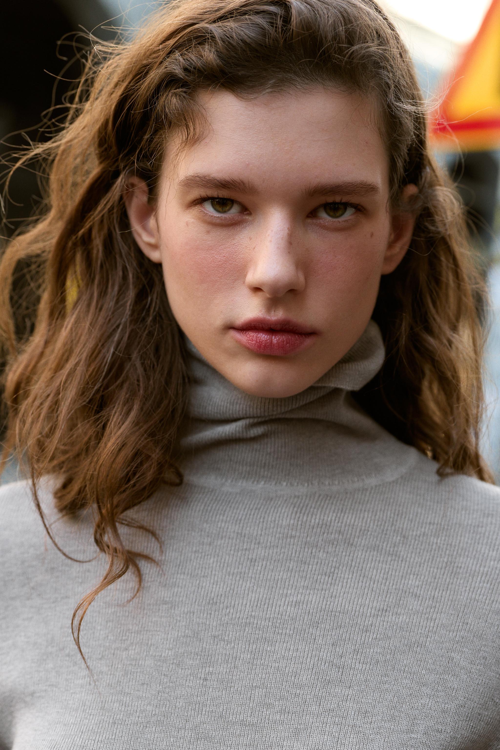 WOOL BLEND HIGH NECK JUMPER